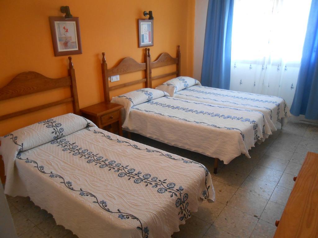 Hostal Avenida Arenas de San Pedro Værelse billede