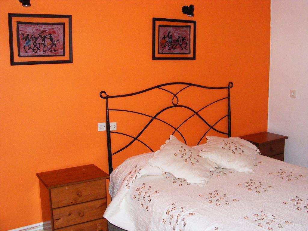Hostal Avenida Arenas de San Pedro Værelse billede