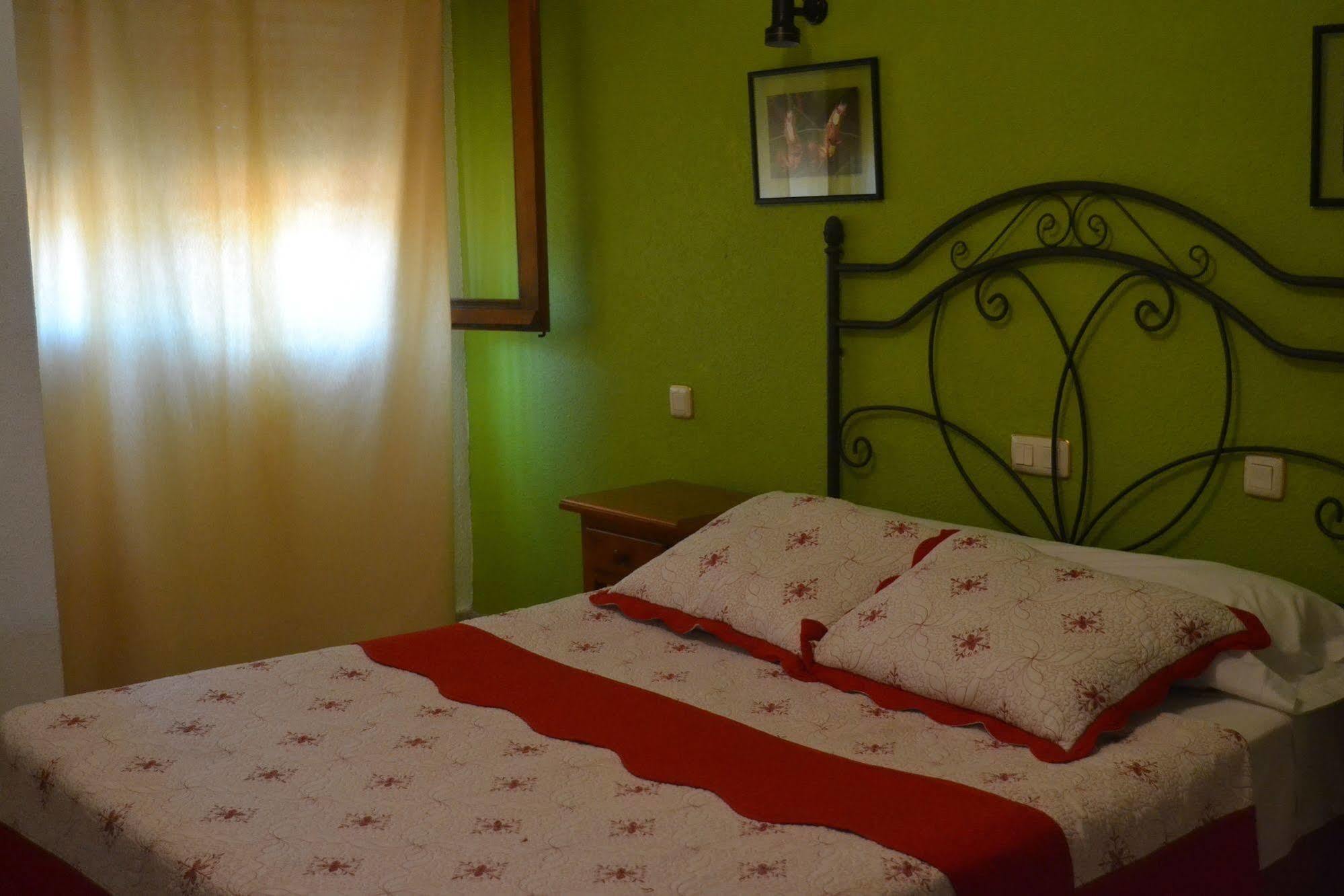 Hostal Avenida Arenas de San Pedro Eksteriør billede